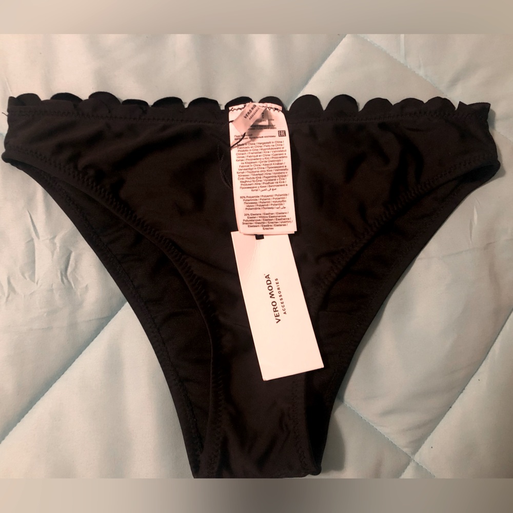NWT Vero Moda bikini bottoms